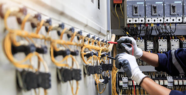 Professional Electrician technician working in Monroeville, IN